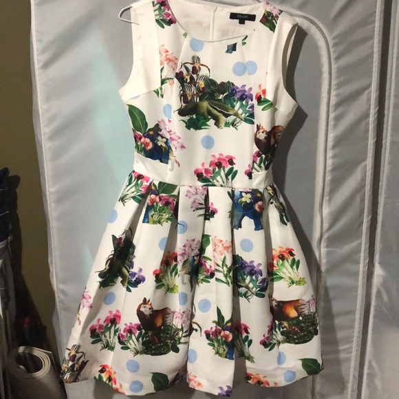 I am selling this dress - Picture 3 of 3